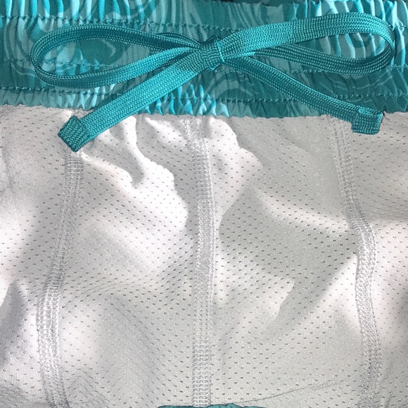 2-In-1 Workout Shorts - Picture 12 of 16